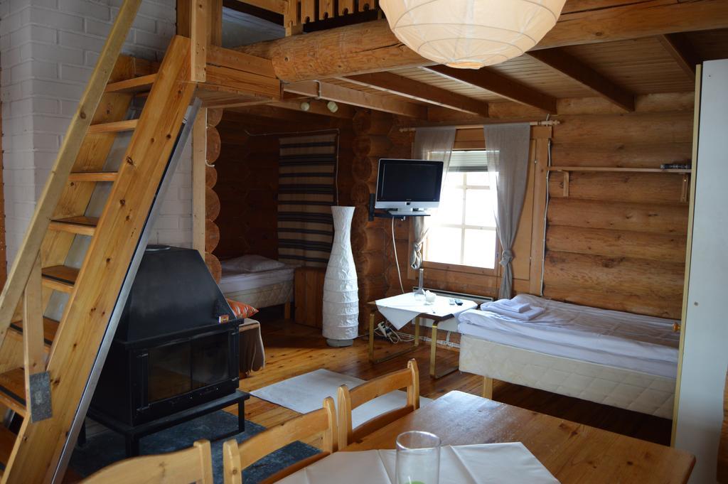 Peurasuvanto Moekit & Camping Екстериор снимка